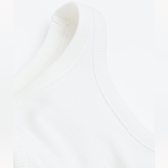 H&M cropped vest top | NWOT - Picture 6 of 9